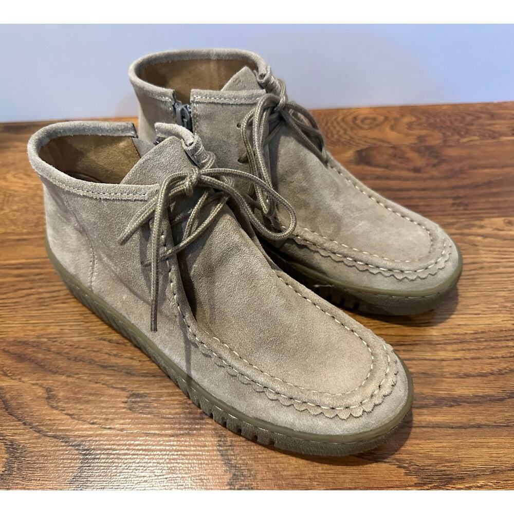 Comfortiva Women’s Holland Lace Up Suede Booties – Taupe – Size 6 – NWOB